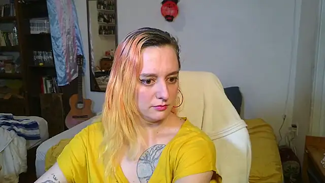 Snapshot of Evelan420 chatting on 11.05.25 Evelan420 online show from 11.05.25