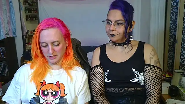 Snapshot of Evelan420 chatting on 11.26.25 Evelan420 online show from 11.26.25