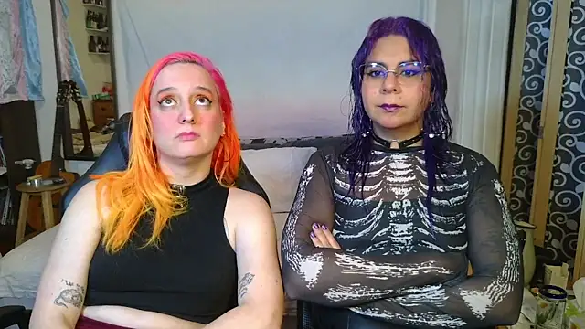 Snapshot of Evelan420 chatting on 12.01.25 Evelan420 online show from 12.01.25