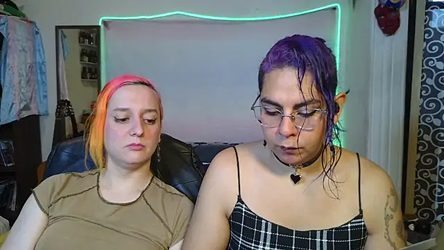 Snapshot of Evelan420 chatting on 12.18.25 Evelan420 online show from 12.18.25