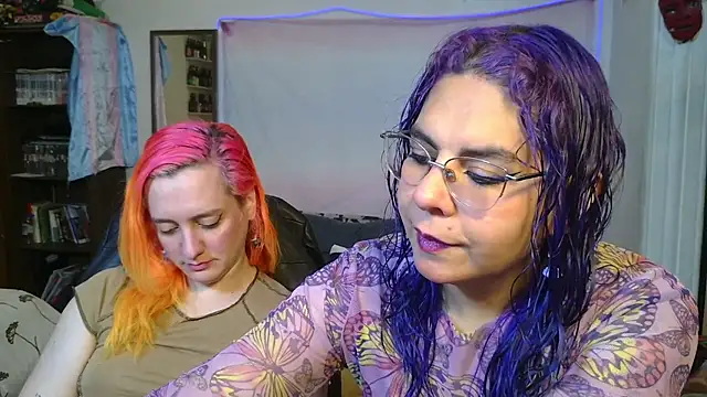 Snapshot of Evelan420 chatting on 12.19.25 Evelan420 online show from 12.19.25