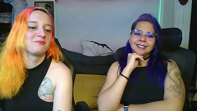 Snapshot of Evelan420 chatting on 12.22.25 Evelan420 online show from 12.22.25