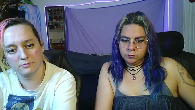 Snapshot of Evelan420 chatting on 03.09.26 Evelan420 online show from 03.09.26