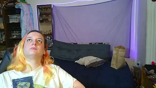 Snapshot of Evelan420 chatting on 03.10.26 Evelan420 online show from 03.10.26