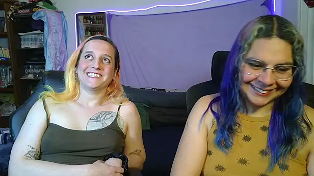 Snapshot of Evelan420 chatting on 03.17.26 Evelan420 online show from 03.17.26