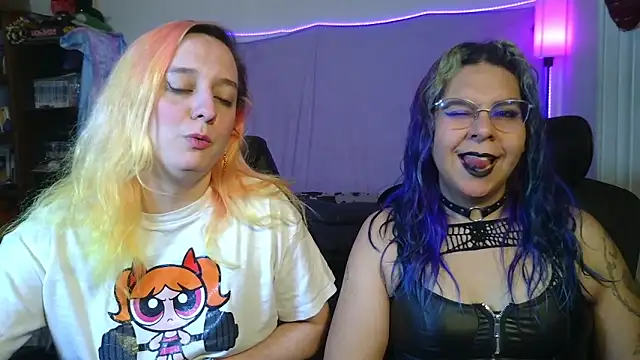 Snapshot of Evelan420 chatting on 03.19.26 Evelan420 online show from 03.19.26