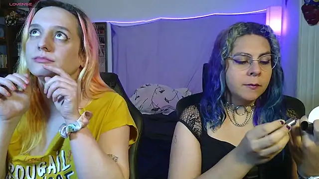 Snapshot of Evelan420 chatting on 03.24.26 Evelan420 online show from 03.24.26