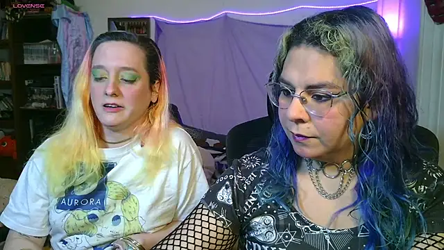 Snapshot of Evelan420 chatting on 04.02.26 Evelan420 online show from 04.02.26