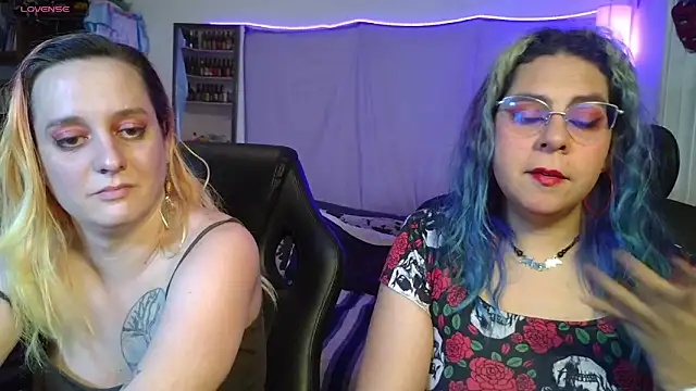 Snapshot of Evelan420 chatting on 04.17.26 Evelan420 online show from 04.17.26