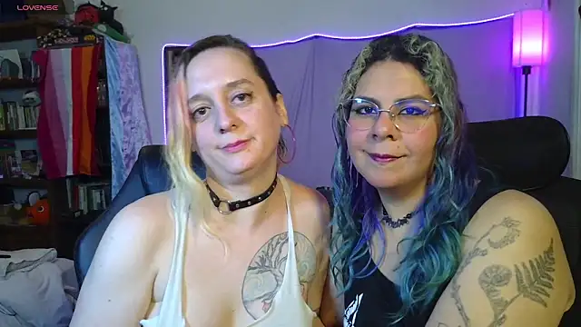 Snapshot of Evelan420 chatting on 05.18.26 Evelan420 online show from 05.18.26