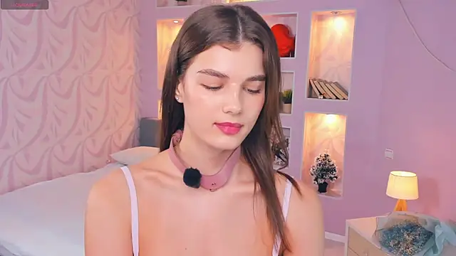 Snapshot of FloraDobb chatting on 04.05.26 FloraDobb online show from 04.05.26