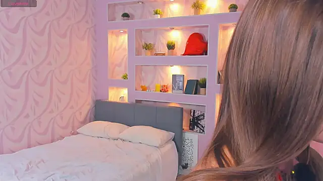 Snapshot of FloraDobb chatting on 04.11.26 FloraDobb online show from 04.11.26