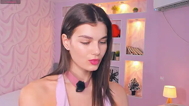 Snapshot of FloraDobb chatting on 04.13.26 FloraDobb online show from 04.13.26