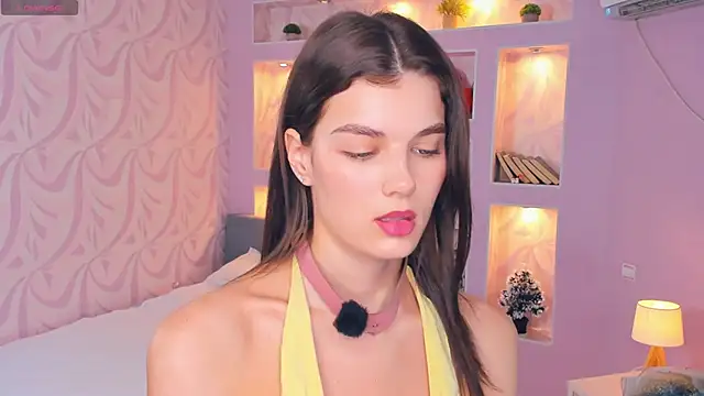 Snapshot of FloraDobb chatting on 04.16.26 FloraDobb online show from 04.16.26