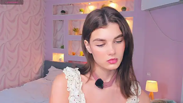 Snapshot of FloraDobb chatting on 05.16.26 FloraDobb online show from 05.16.26