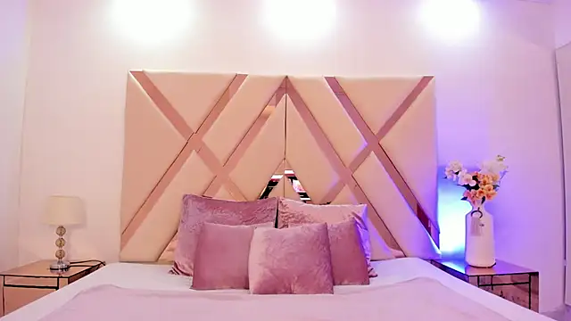 Snapshot of taliarussel chatting on 02.05.25 taliarussel online show from 02.05.25