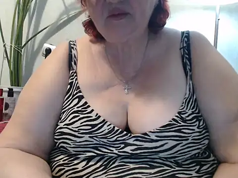Snapshot of DeniseeRosea chatting on 05.15.26 DeniseeRosea online show from 05.15.26