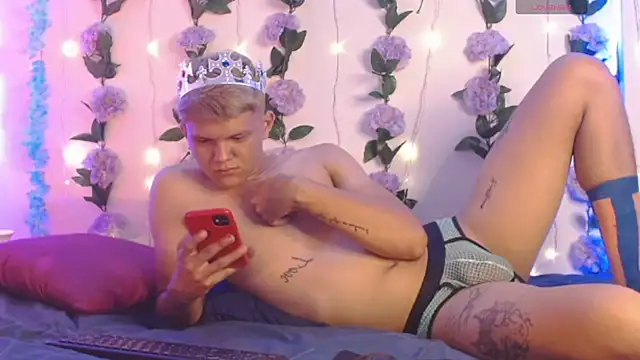 izan 20 online show from 02.27.26