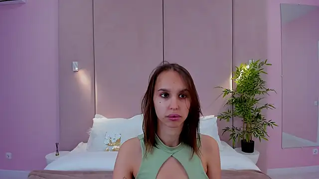 SandraTucker online show from 11.10.25