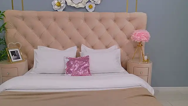 SandraTucker online show from 11.14.25