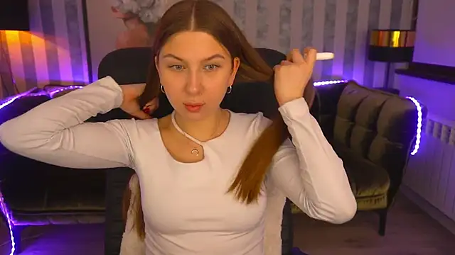 Snapshot of AureliaBliss_ chatting on 02.05.25 AureliaBliss online show from 02.05.25