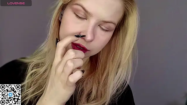 LynetHakes online show from 03.28.26