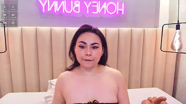 Snapshot of Naomymonroe_ chatting on 11.11.25 Naomymonroe online show from 11.11.25