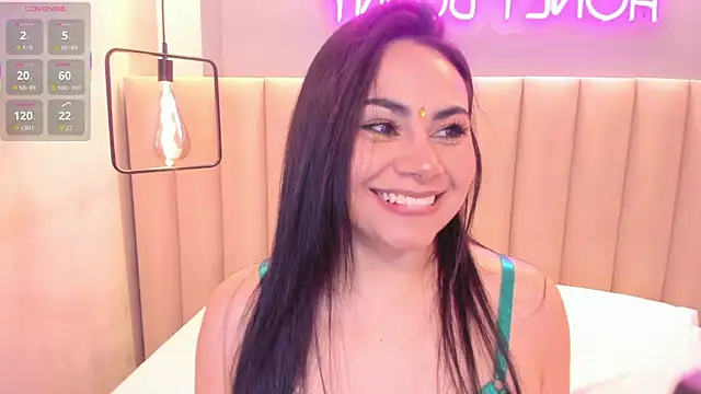 Snapshot of Naomymonroe_ chatting on 11.13.25 Naomymonroe online show from 11.13.25