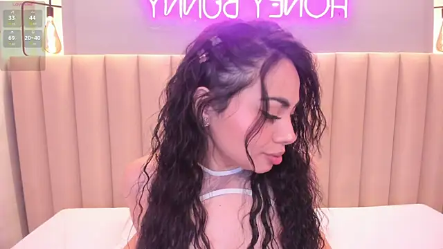 Snapshot of Naomymonroe_ chatting on 11.25.25 Naomymonroe online show from 11.25.25