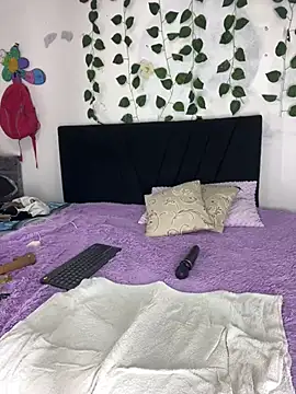 Snapshot of Eliizabeth__ chatting on 02.05.25 Eliizabeth online show from 02.05.25