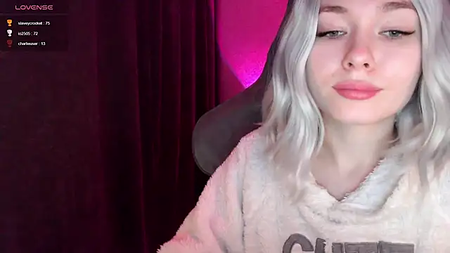 Ohmy Nora  online show from 03.07.25