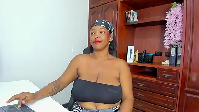 ValkiriaContee online show from 09.15.25