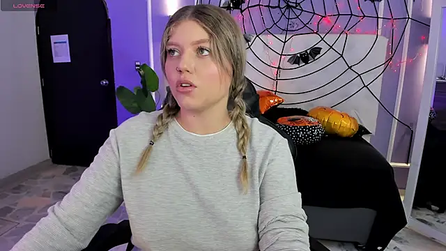 alaia greyy online show from 11.01.25