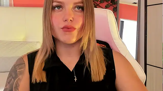 alaia greyy online show from 04.13.26