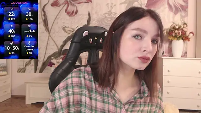 BritneyBarker online show from 11.18.25