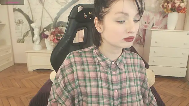 BritneyBarker online show from 04.19.26