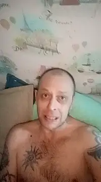 Snapshot of MaxDevilWhite chatting on 03.19.25 MaxDevilWhite online show from 03.19.25