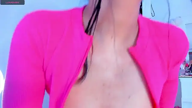 Cameron Lovee online show from 03.12.25