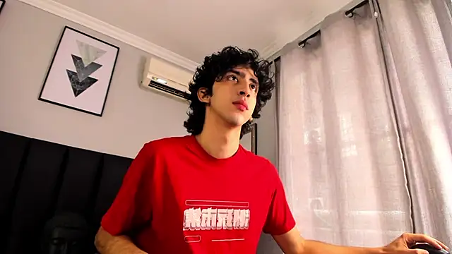 Snapshot of Alezzandro_ chatting on 03.06.25 Alezzandro online show from 03.06.25