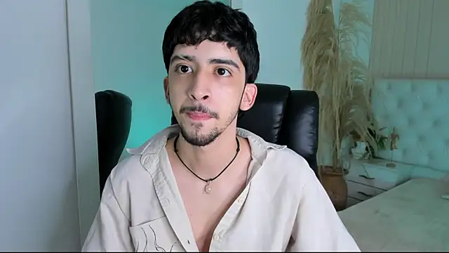 Snapshot of Alezzandro_ chatting on 09.09.25 Alezzandro online show from 09.09.25