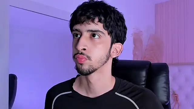 Snapshot of Alezzandro_ chatting on 09.15.25 Alezzandro online show from 09.15.25