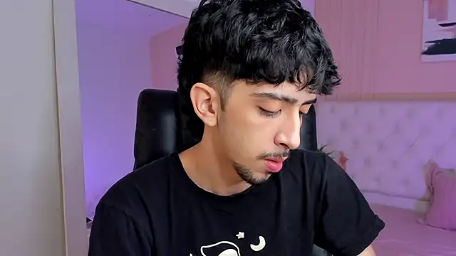 Snapshot of Alezzandro_ chatting on 09.27.25 Alezzandro online show from 09.27.25