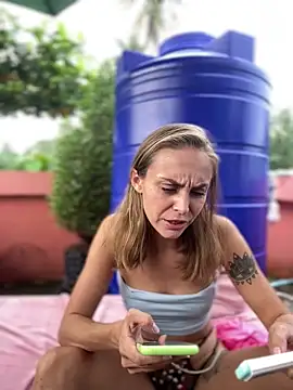 Snapshot of White_Lu chatting on 11.26.25 White Lu online show from 11.26.25