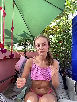 Snapshot of White_Lu chatting on 02.14.26 White Lu online show from 02.14.26