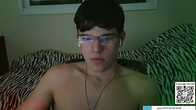 Snapshot of vitorsafado19 chatting on 10.18.25 vitorsafado19 online show from 10.18.25