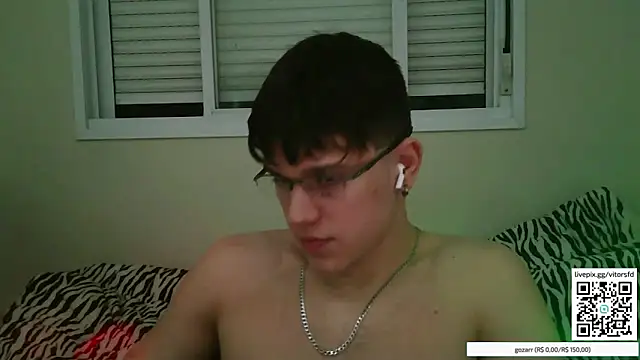 Snapshot of vitorsafado19 chatting on 11.24.25 vitorsafado19 online show from 11.24.25