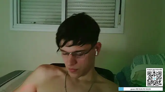 Snapshot of vitorsafado19 chatting on 04.15.26 vitorsafado19 online show from 04.15.26