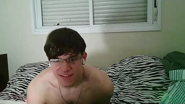 Snapshot of vitorsafado19 chatting on 06.14.26 vitorsafado19 online show from 06.14.26