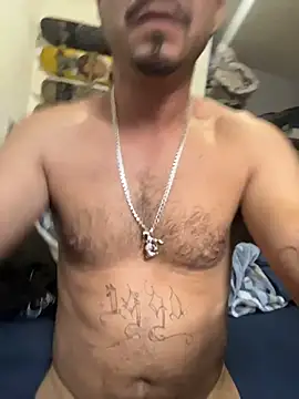 Snapshot of paullliliu chatting on 10.09.25 paullliliu online show from 10.09.25