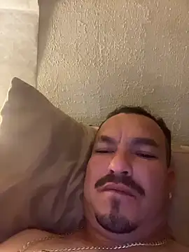 Snapshot of paullliliu chatting on 12.23.25 paullliliu online show from 12.23.25